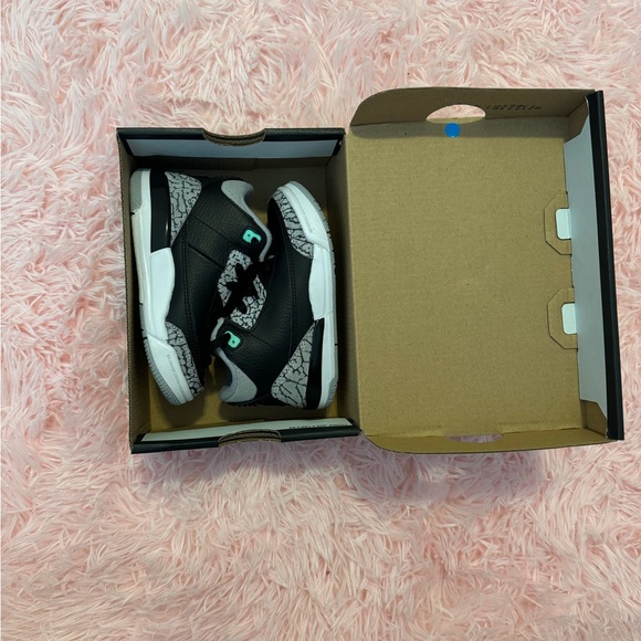 Jordan’s - Picture 1 of 1